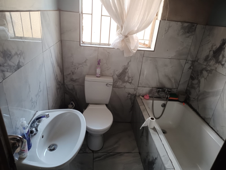 3 Bedroom Property for Sale in Lenasia South Gauteng