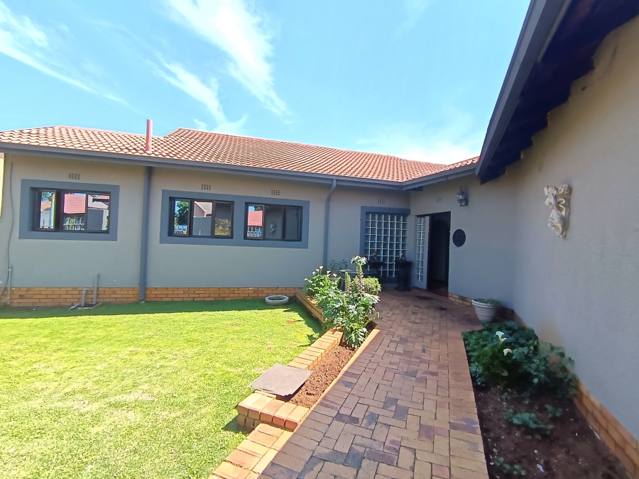 4 Bedroom Property for Sale in Dalpark Ext 1 Gauteng