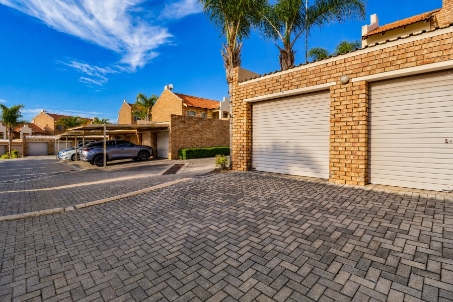 2 Bedroom Property for Sale in Raslouw A H Gauteng