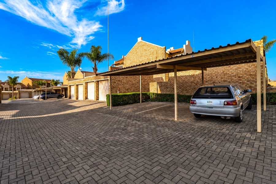 2 Bedroom Property for Sale in Raslouw A H Gauteng