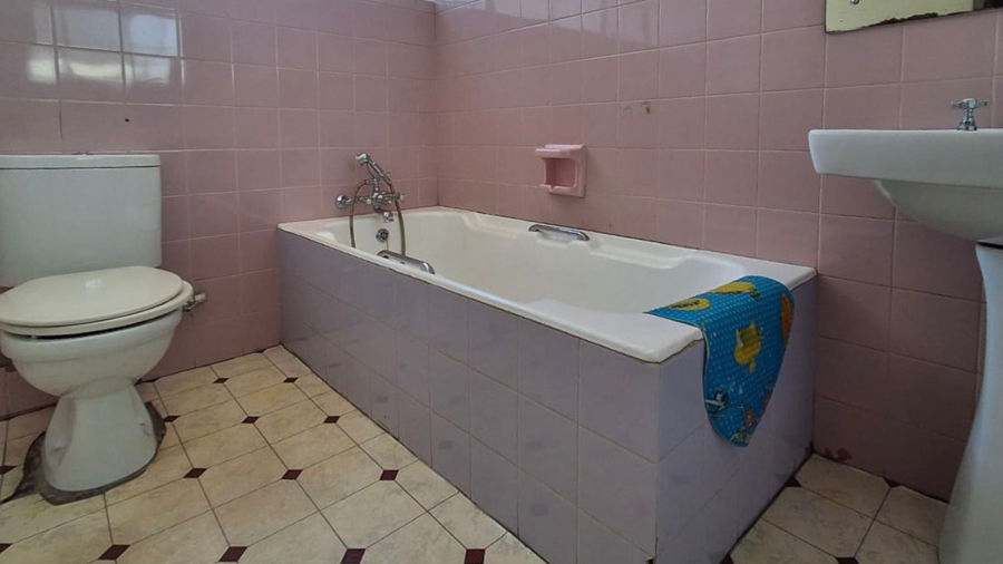 5 Bedroom Property for Sale in Lambton Gauteng