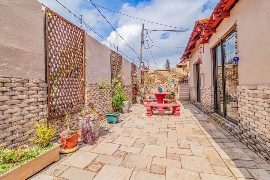 5 Bedroom Property for Sale in Kensington Gauteng