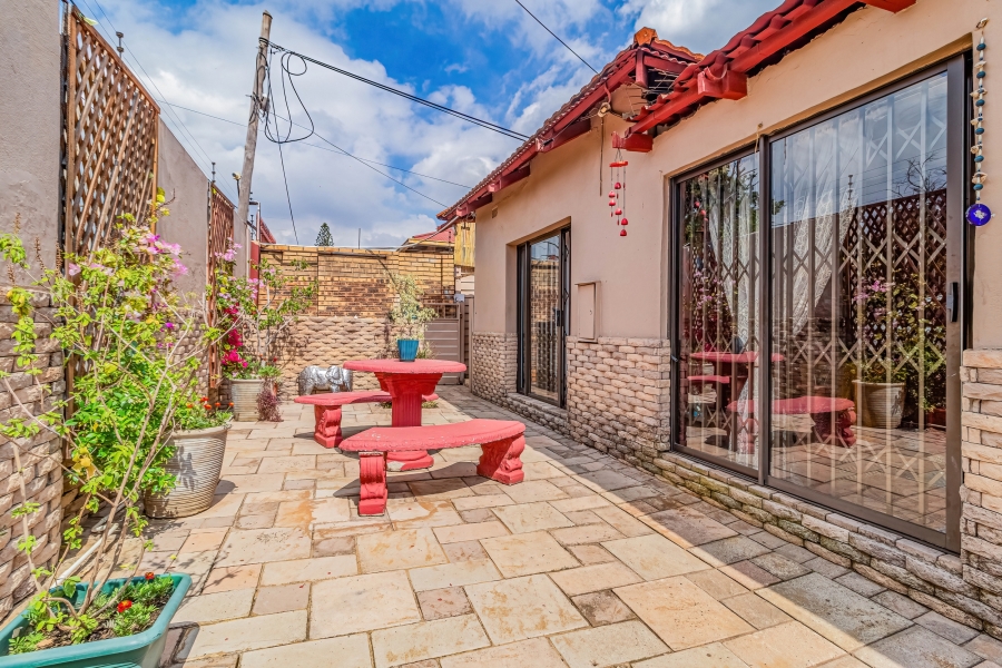 5 Bedroom Property for Sale in Kensington Gauteng