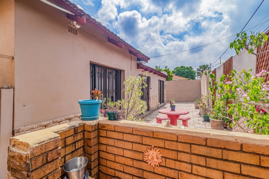 5 Bedroom Property for Sale in Kensington Gauteng