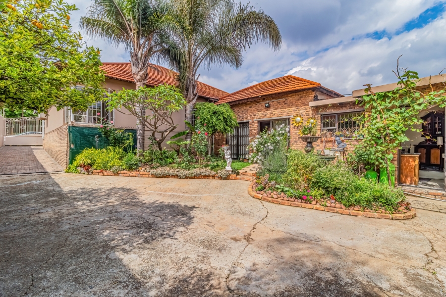 5 Bedroom Property for Sale in Kensington Gauteng