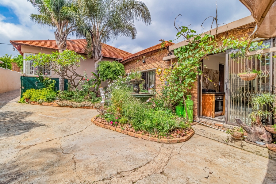 5 Bedroom Property for Sale in Kensington Gauteng