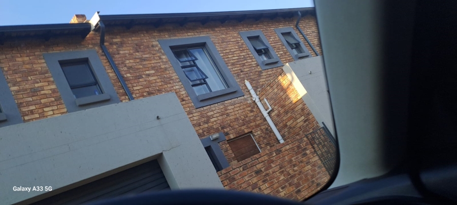 3 Bedroom Property for Sale in Denneoord Gauteng