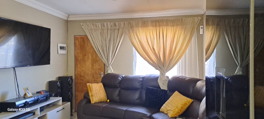 3 Bedroom Property for Sale in Denneoord Gauteng