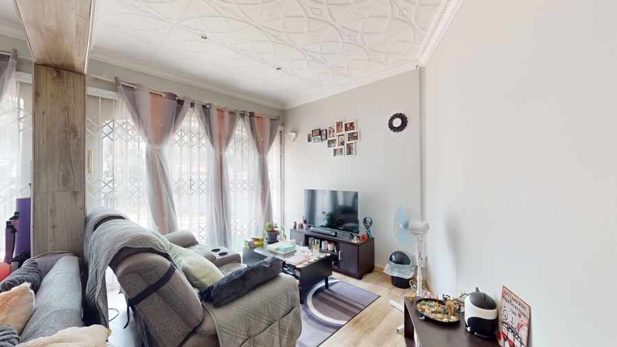 4 Bedroom Property for Sale in Glen Marais Gauteng