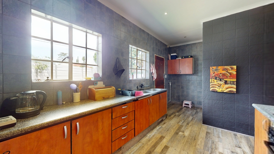 4 Bedroom Property for Sale in Glen Marais Gauteng
