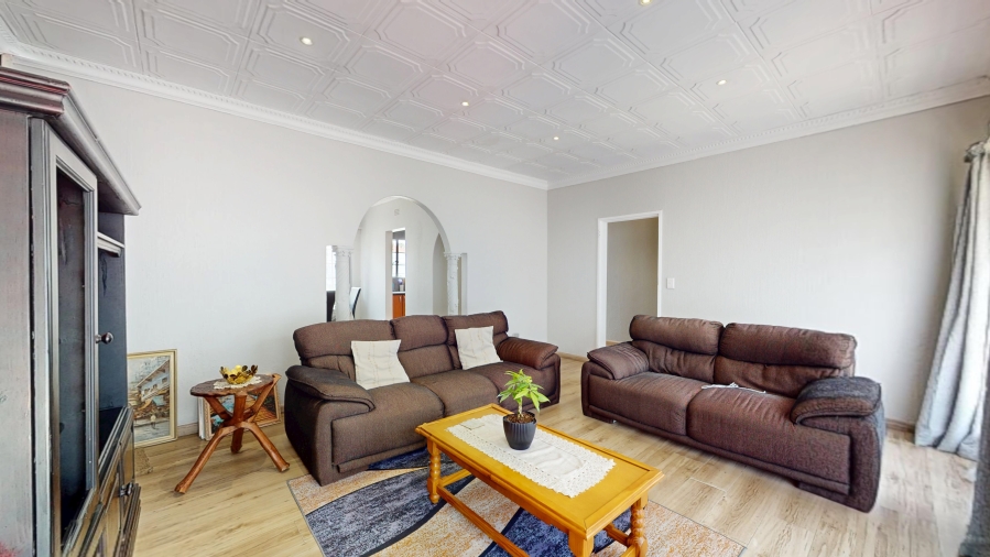 4 Bedroom Property for Sale in Glen Marais Gauteng