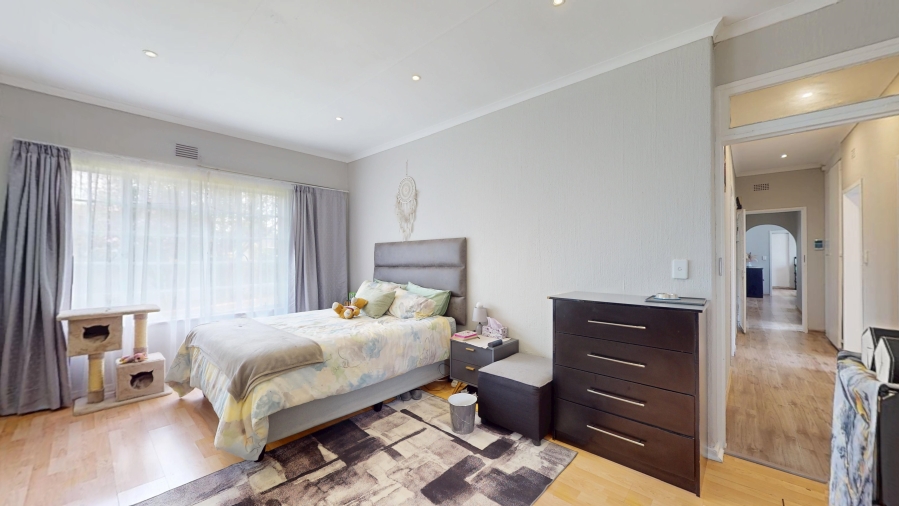 4 Bedroom Property for Sale in Glen Marais Gauteng