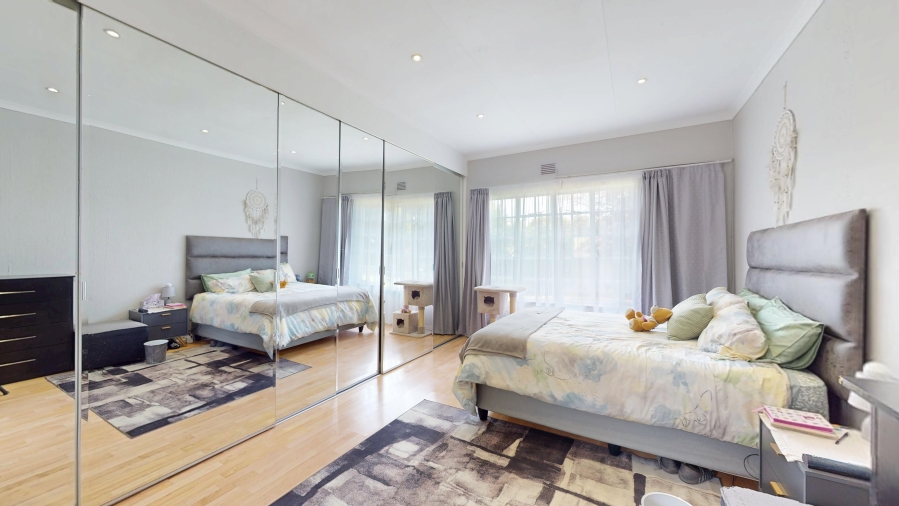 4 Bedroom Property for Sale in Glen Marais Gauteng