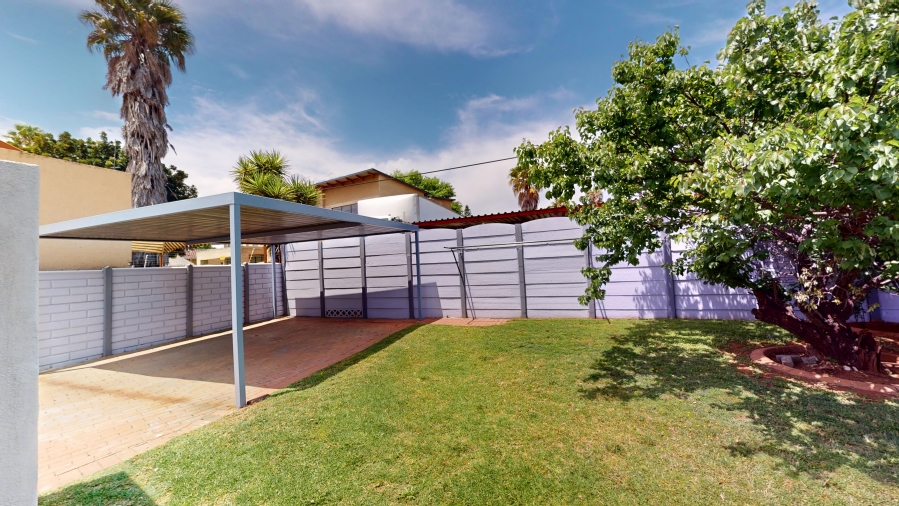 4 Bedroom Property for Sale in Glen Marais Gauteng