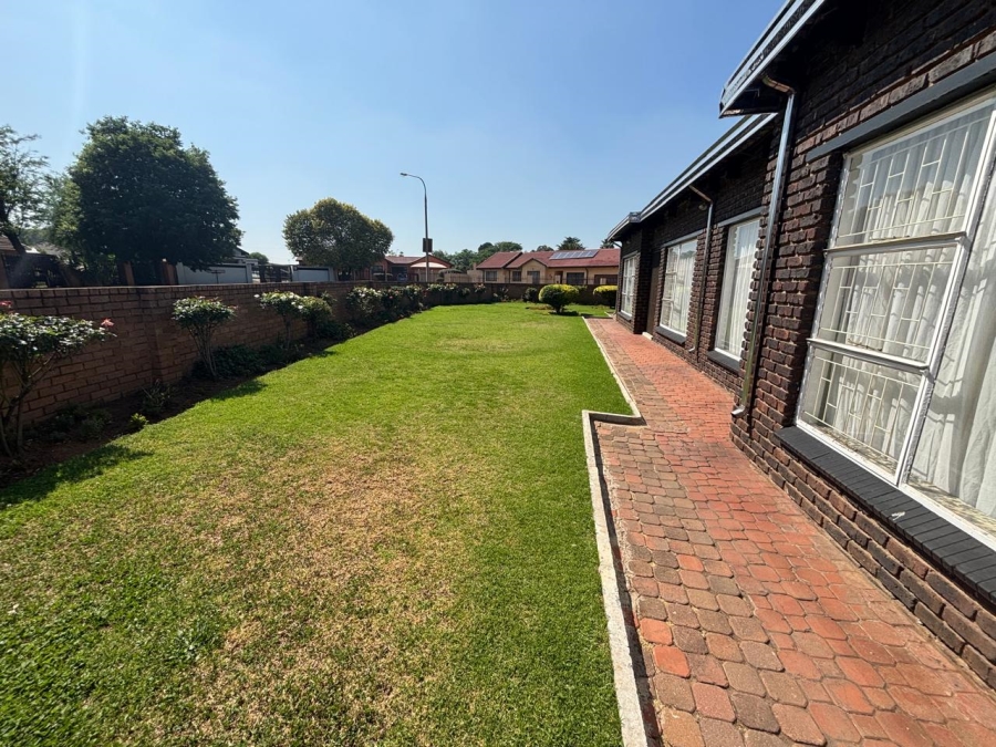 3 Bedroom Property for Sale in Bonanne Gauteng