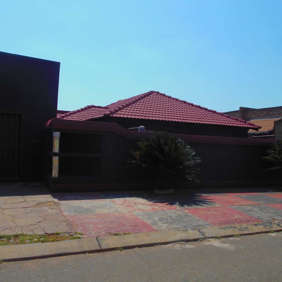 3 Bedroom Property for Sale in Siluma View Gauteng
