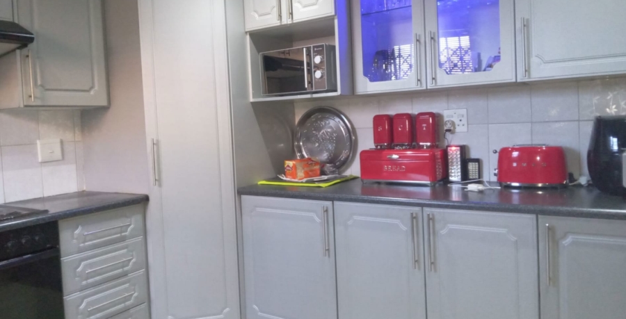 3 Bedroom Property for Sale in Siluma View Gauteng