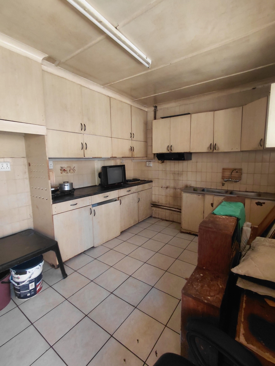 8 Bedroom Property for Sale in The Hill Gauteng
