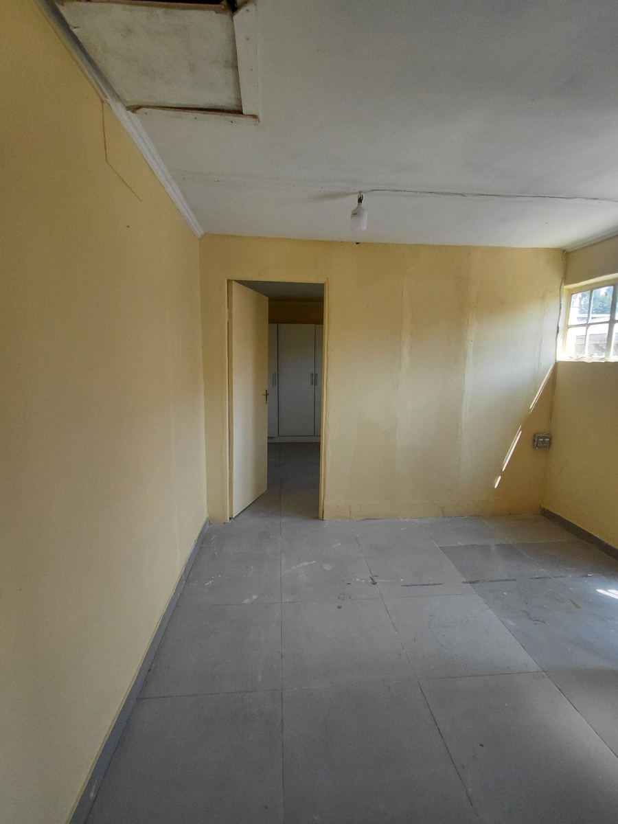 8 Bedroom Property for Sale in The Hill Gauteng