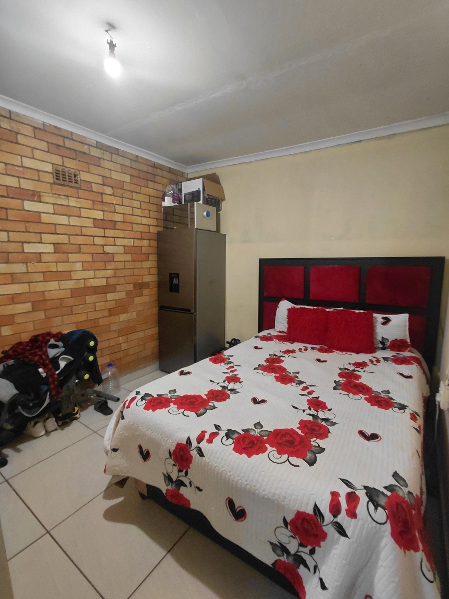 8 Bedroom Property for Sale in The Hill Gauteng