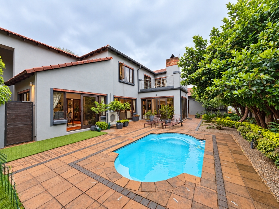 5 Bedroom Property for Sale in Midstream Estate Gauteng
