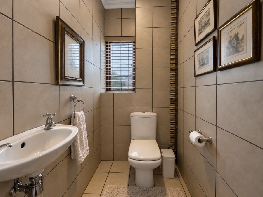 5 Bedroom Property for Sale in Midstream Estate Gauteng