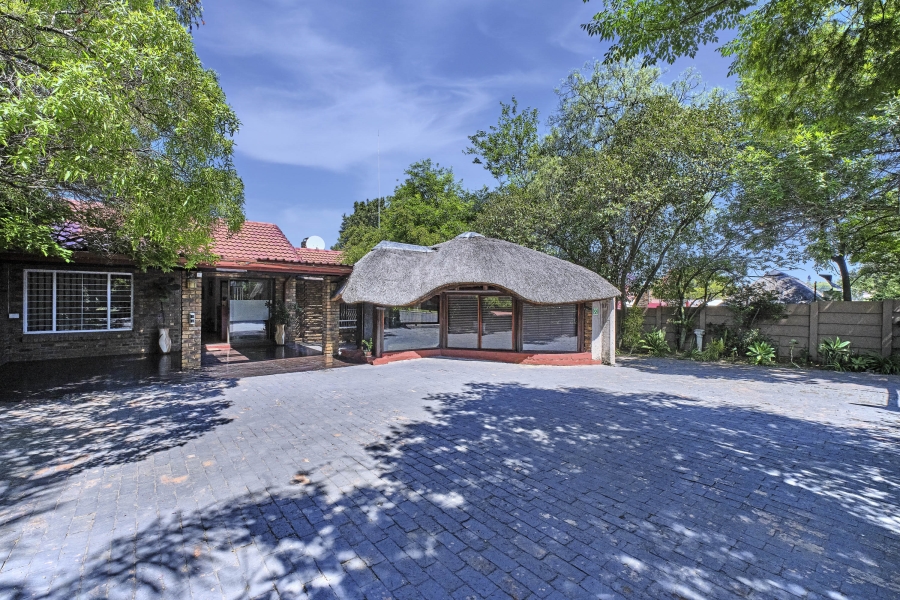 To Let 4 Bedroom Property for Rent in Halfway Gardens Gauteng