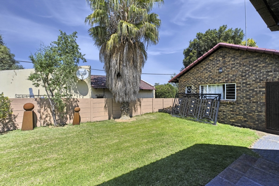 To Let 4 Bedroom Property for Rent in Halfway Gardens Gauteng