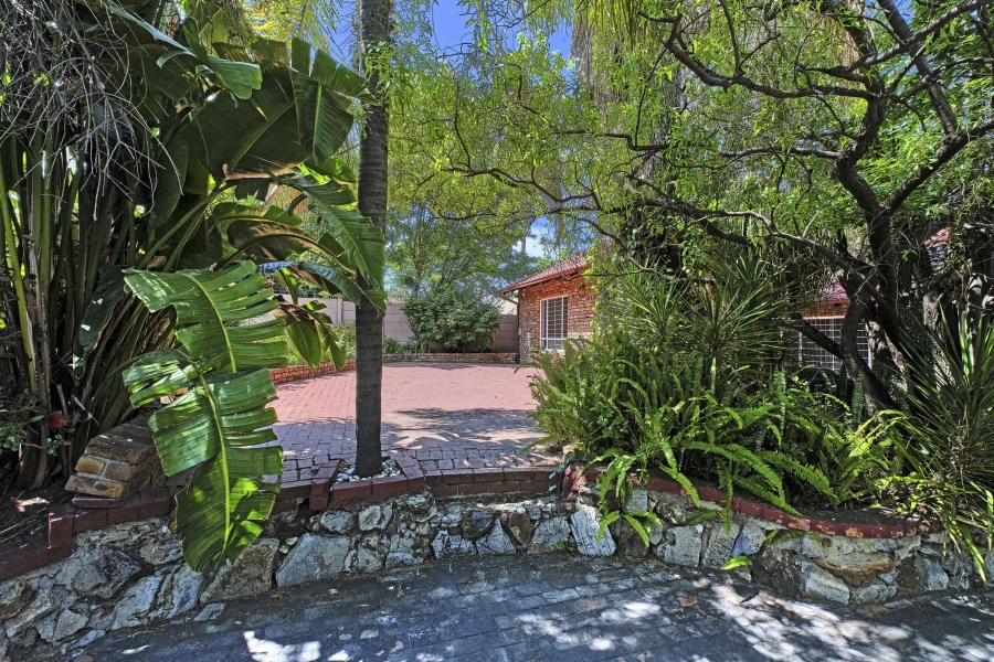 To Let 4 Bedroom Property for Rent in Halfway Gardens Gauteng