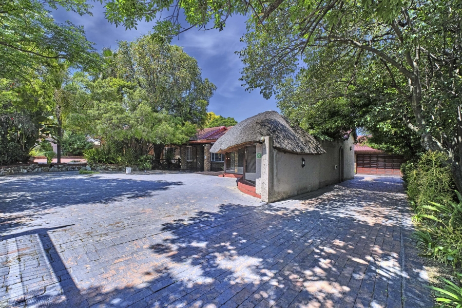To Let 4 Bedroom Property for Rent in Halfway Gardens Gauteng