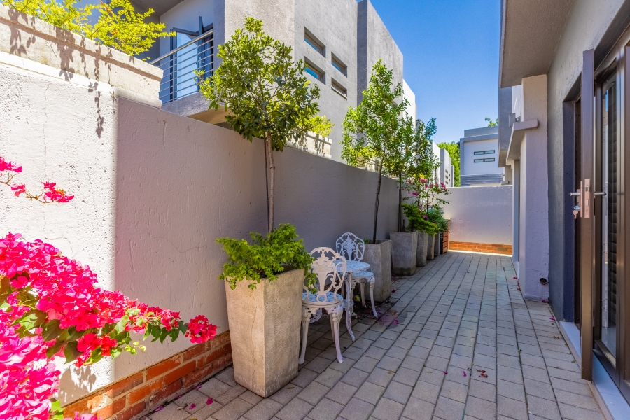 3 Bedroom Property for Sale in Petervale Gauteng