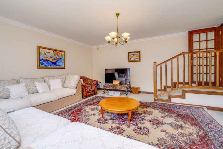 4 Bedroom Property for Sale in Lonehill Gauteng