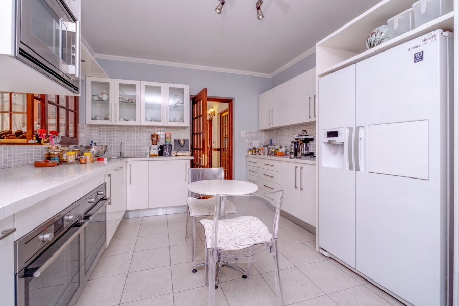 4 Bedroom Property for Sale in Lonehill Gauteng