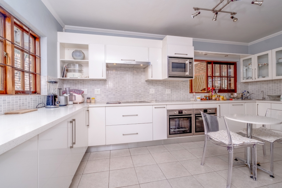 4 Bedroom Property for Sale in Lonehill Gauteng
