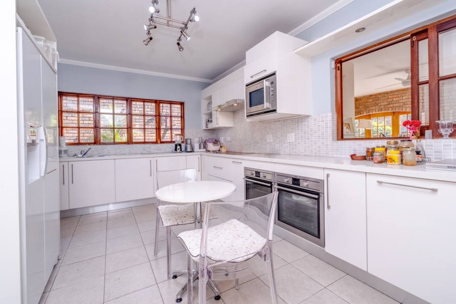4 Bedroom Property for Sale in Lonehill Gauteng