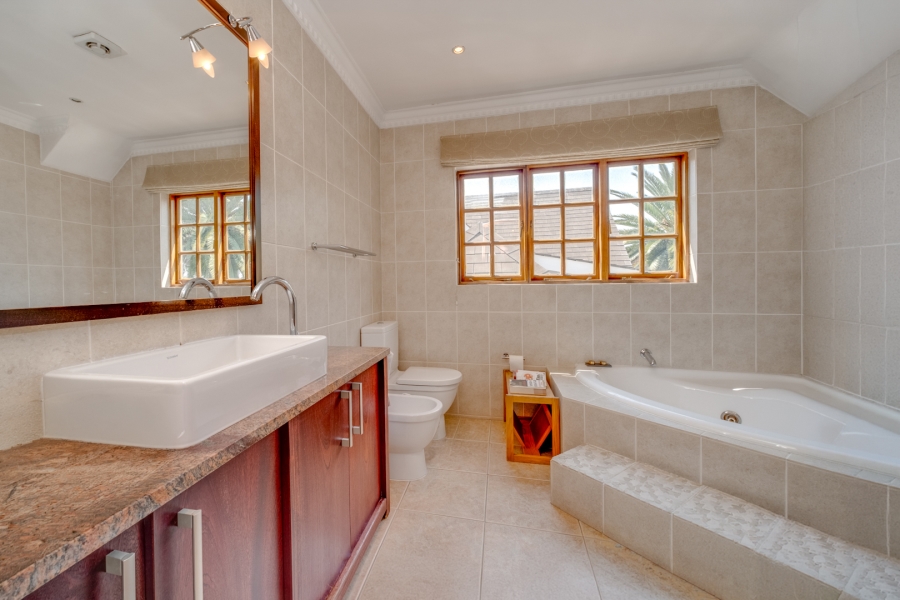 4 Bedroom Property for Sale in Lonehill Gauteng