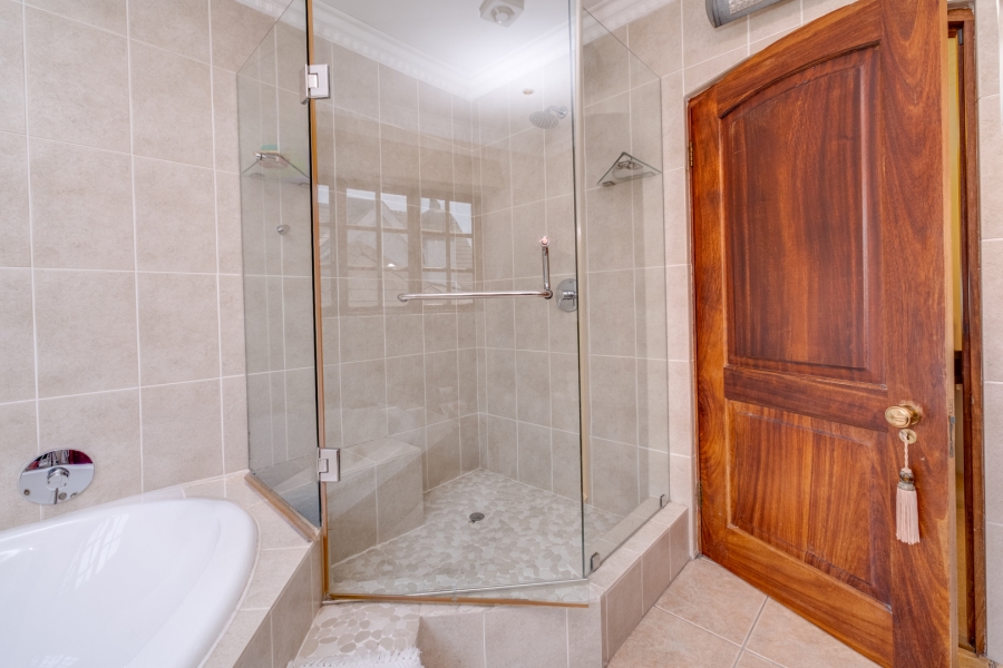 4 Bedroom Property for Sale in Lonehill Gauteng