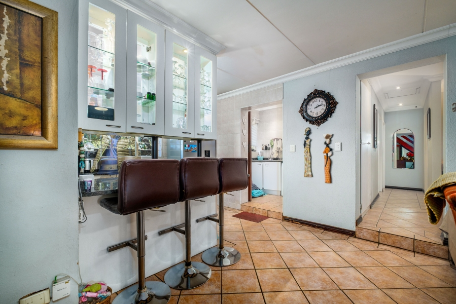 To Let 4 Bedroom Property for Rent in Sundowner Gauteng