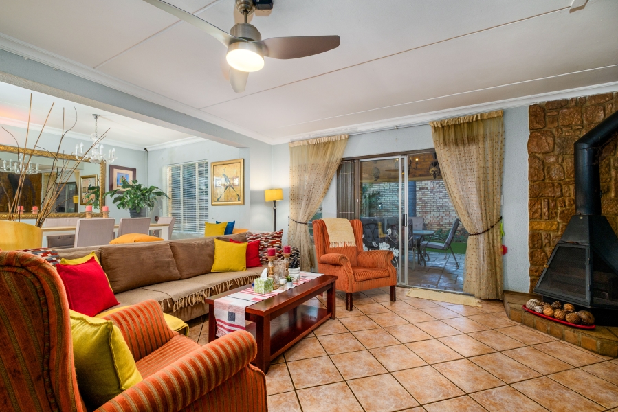 To Let 4 Bedroom Property for Rent in Sundowner Gauteng
