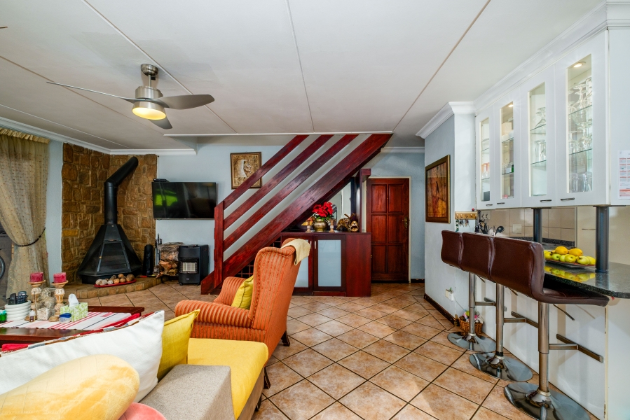 To Let 4 Bedroom Property for Rent in Sundowner Gauteng