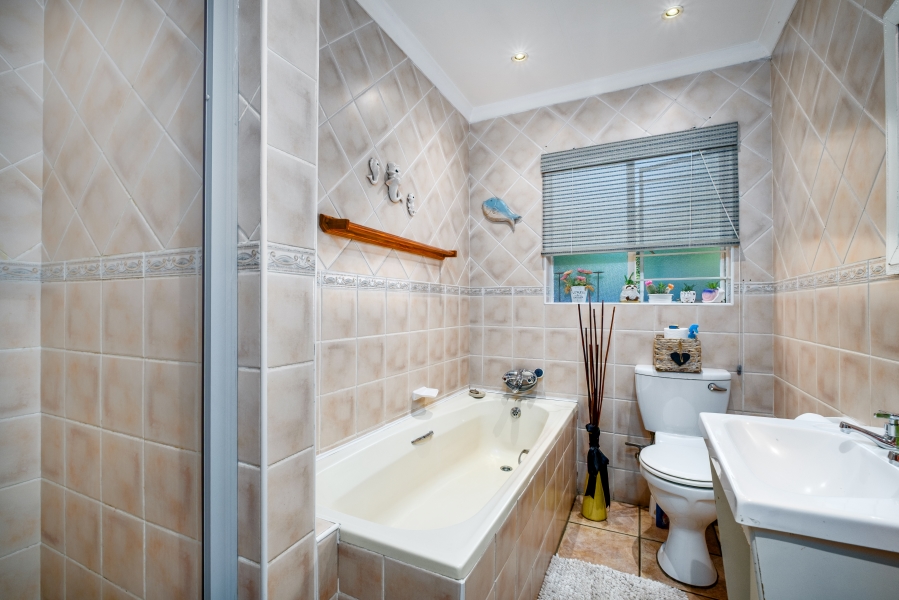 To Let 4 Bedroom Property for Rent in Sundowner Gauteng