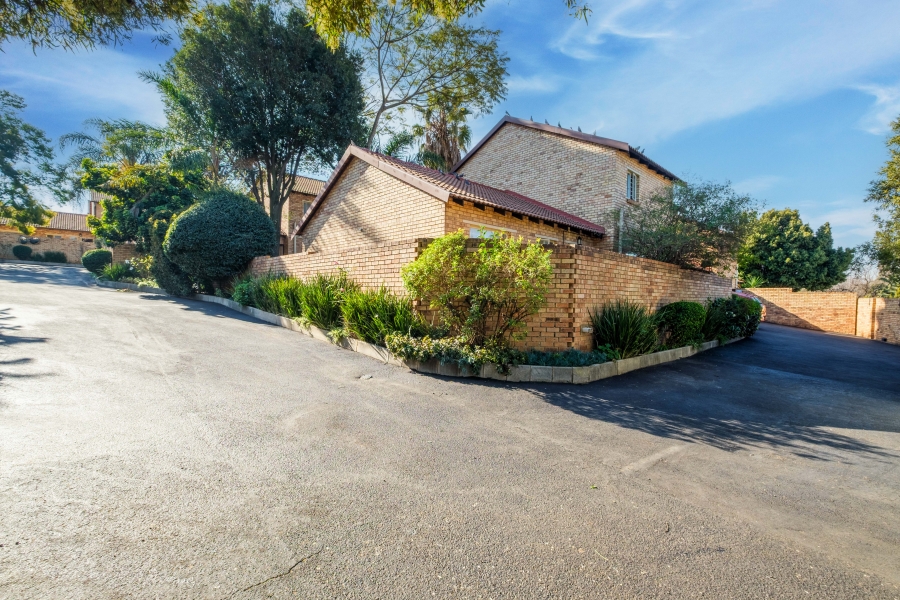 To Let 4 Bedroom Property for Rent in Sundowner Gauteng