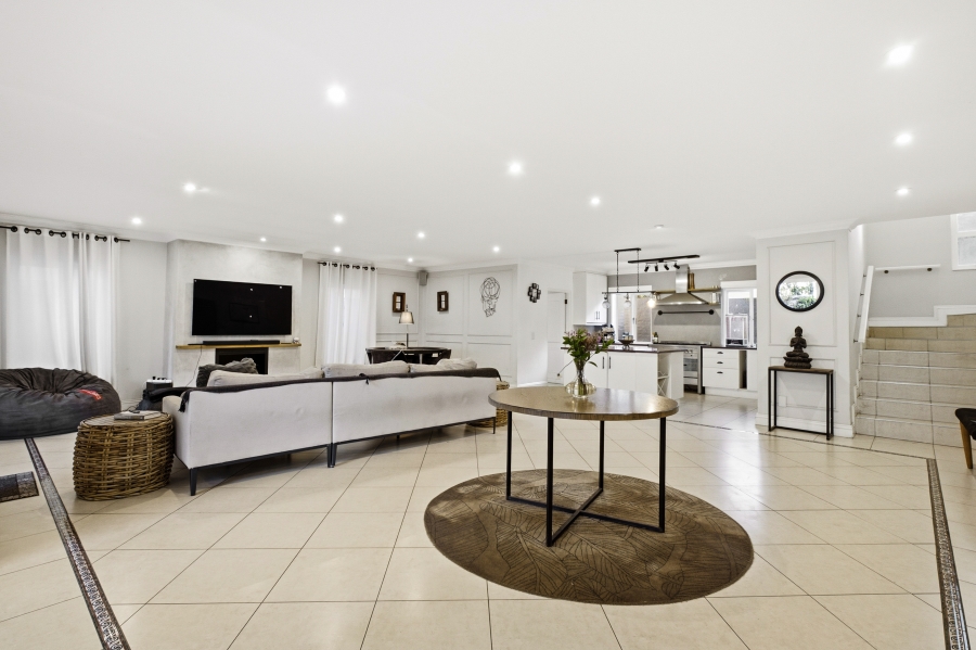 4 Bedroom Property for Sale in Broadacres Gauteng