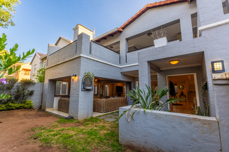 4 Bedroom Property for Sale in Broadacres Gauteng