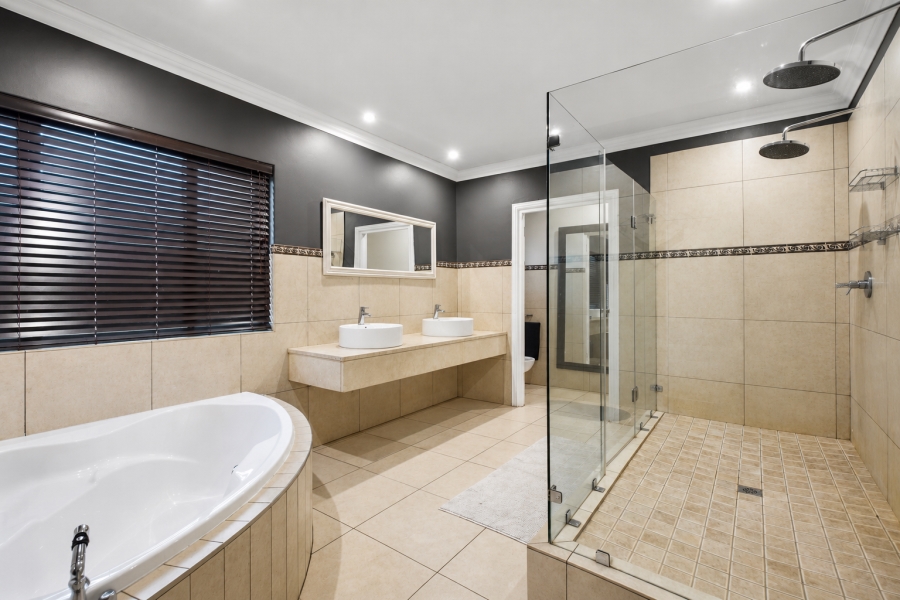4 Bedroom Property for Sale in Broadacres Gauteng
