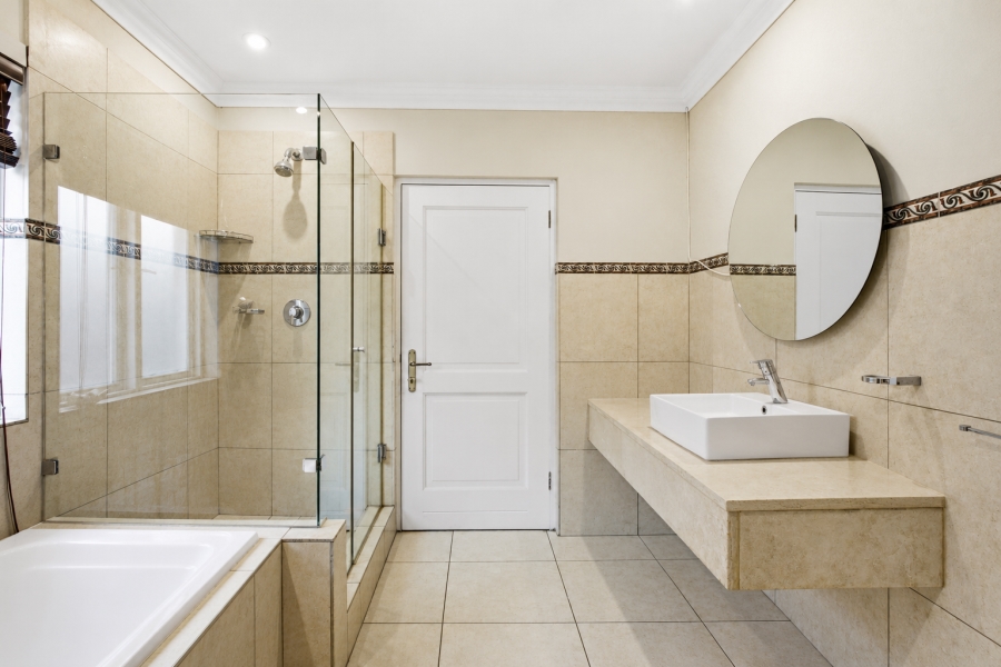 4 Bedroom Property for Sale in Broadacres Gauteng