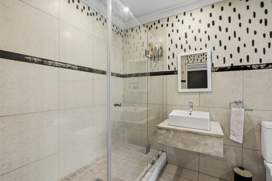 4 Bedroom Property for Sale in Broadacres Gauteng