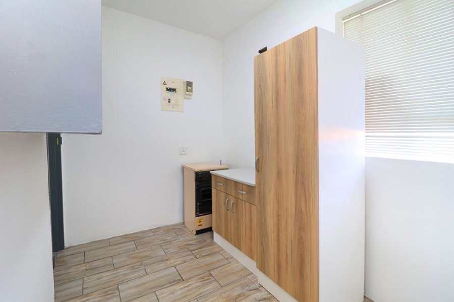 To Let 1 Bedroom Property for Rent in Savoy Estate Gauteng