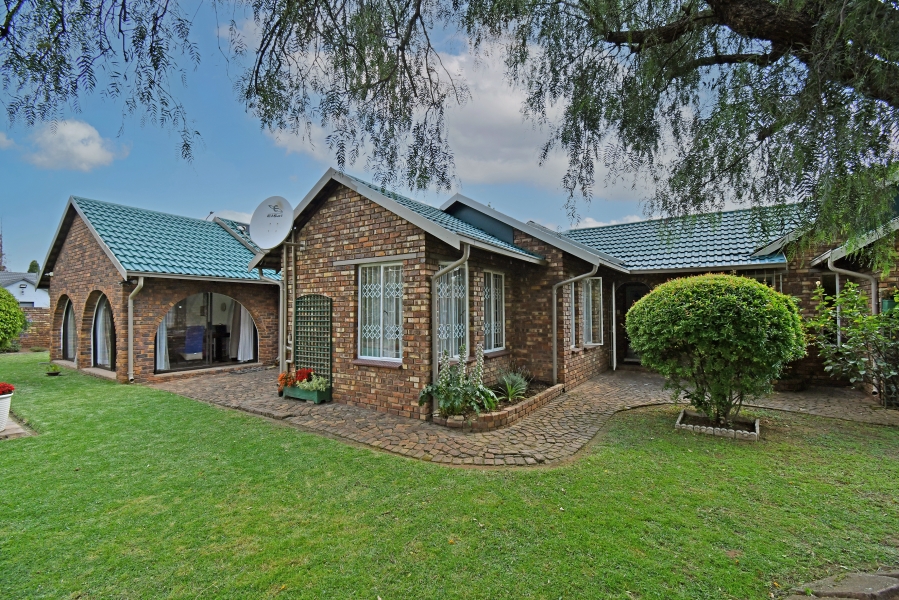 4 Bedroom Property for Sale in Eden Glen Gauteng