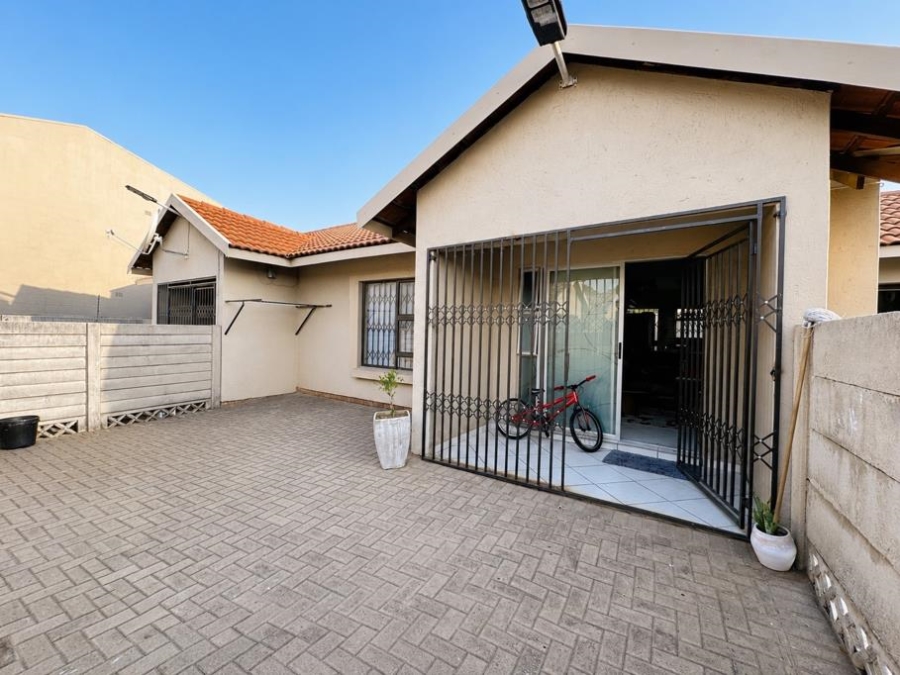 2 Bedroom Property for Sale in Lambton Gardens Gauteng